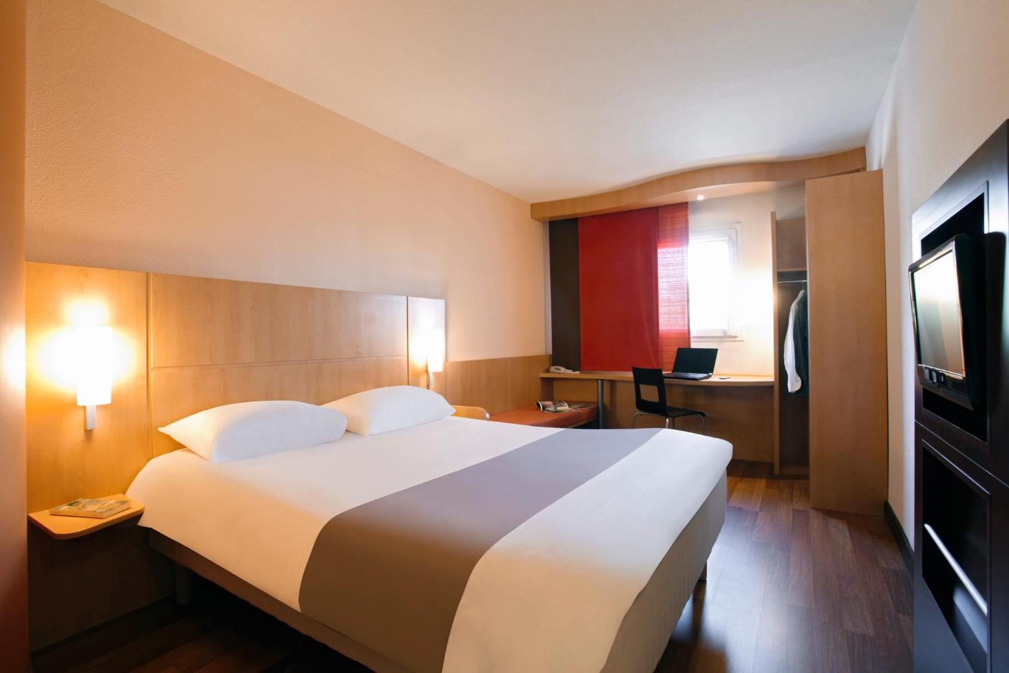 Ibis Manosque Cadarache Hotel Екстериор снимка