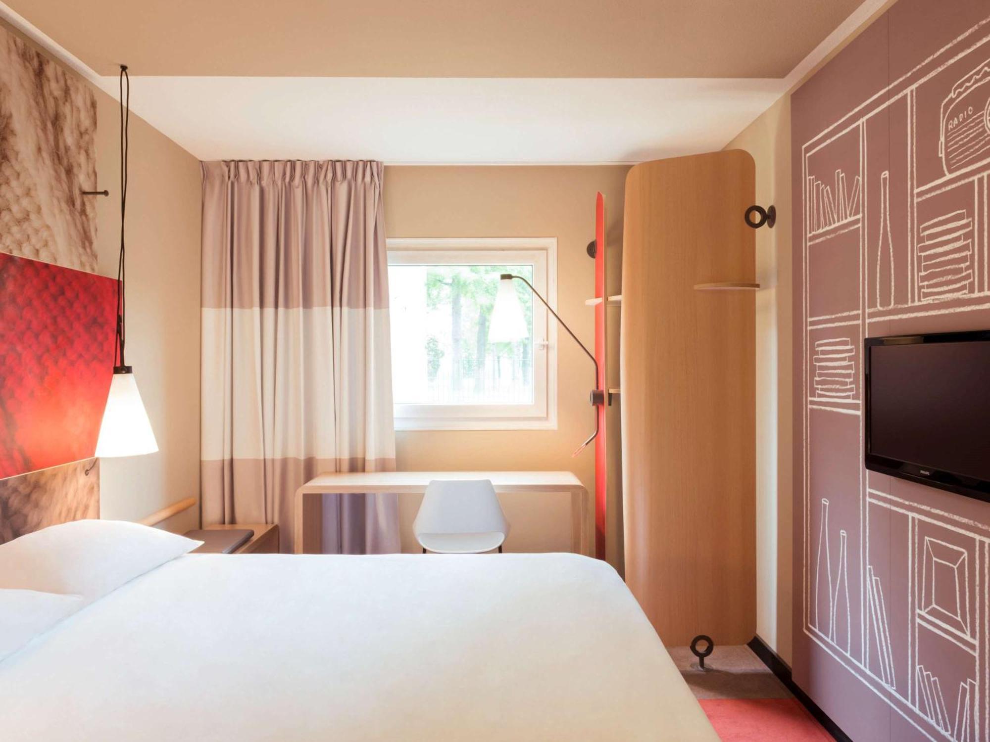 Ibis Manosque Cadarache Hotel Екстериор снимка