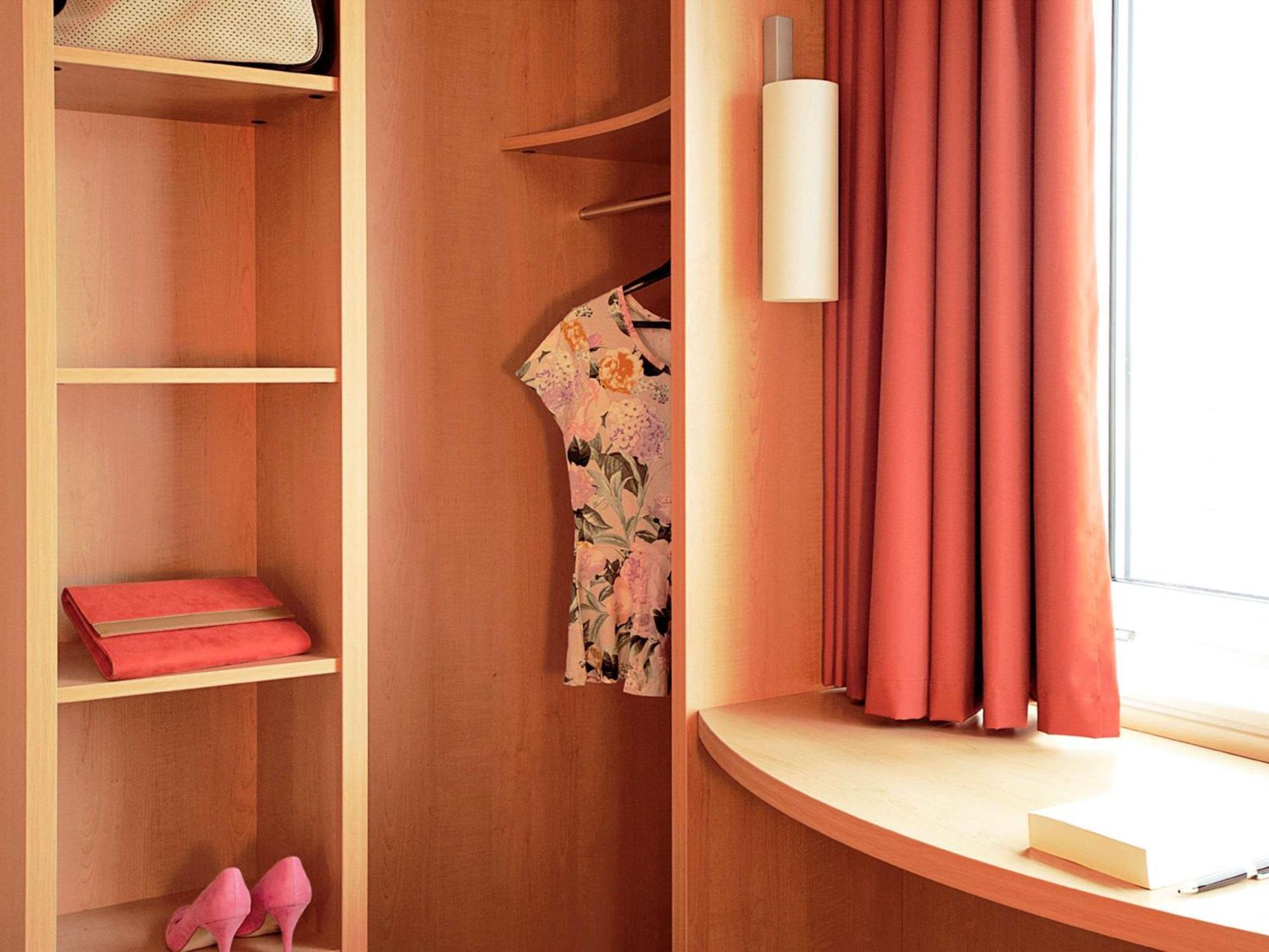Ibis Manosque Cadarache Hotel Екстериор снимка