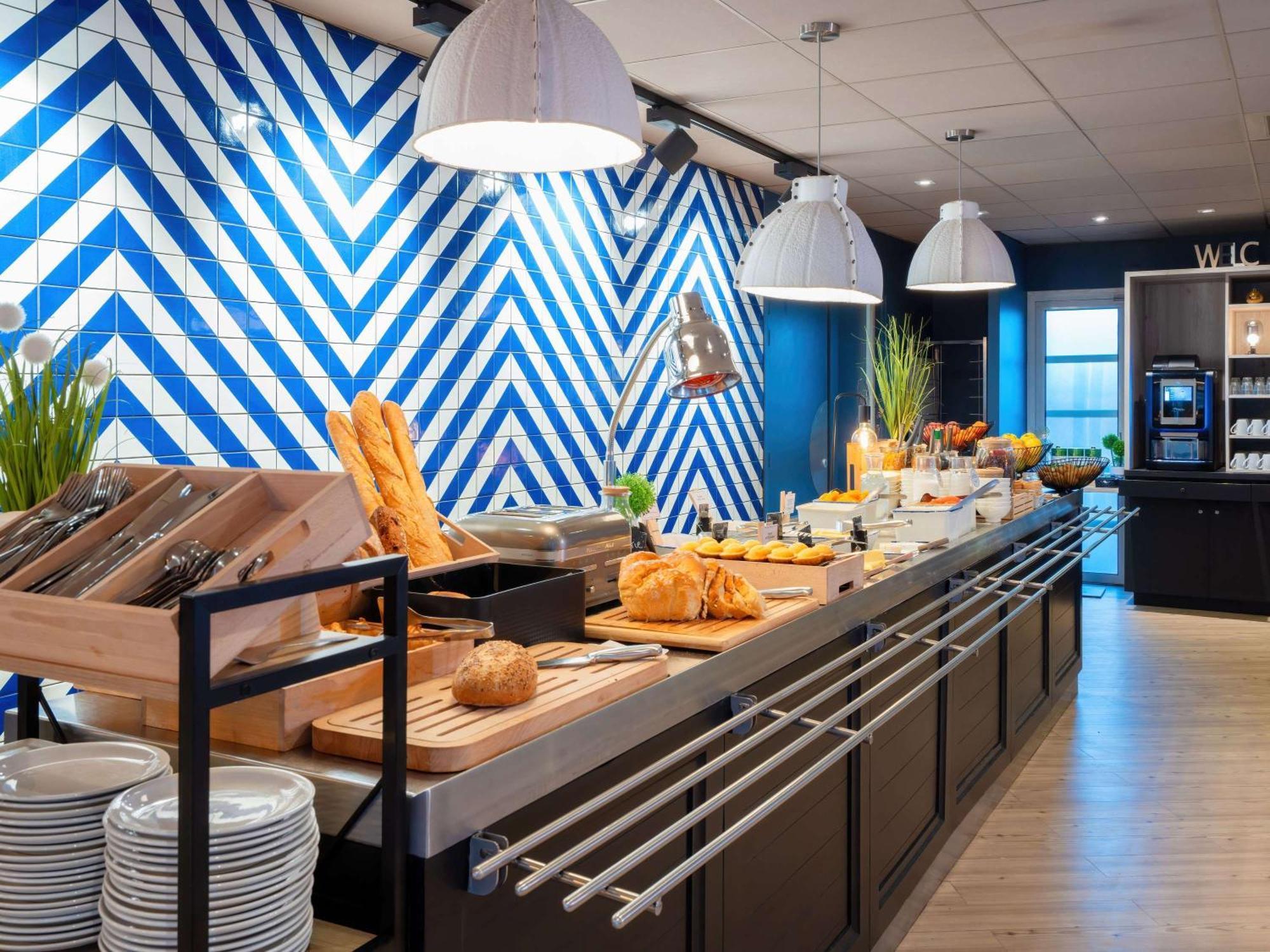 Ibis Manosque Cadarache Hotel Екстериор снимка