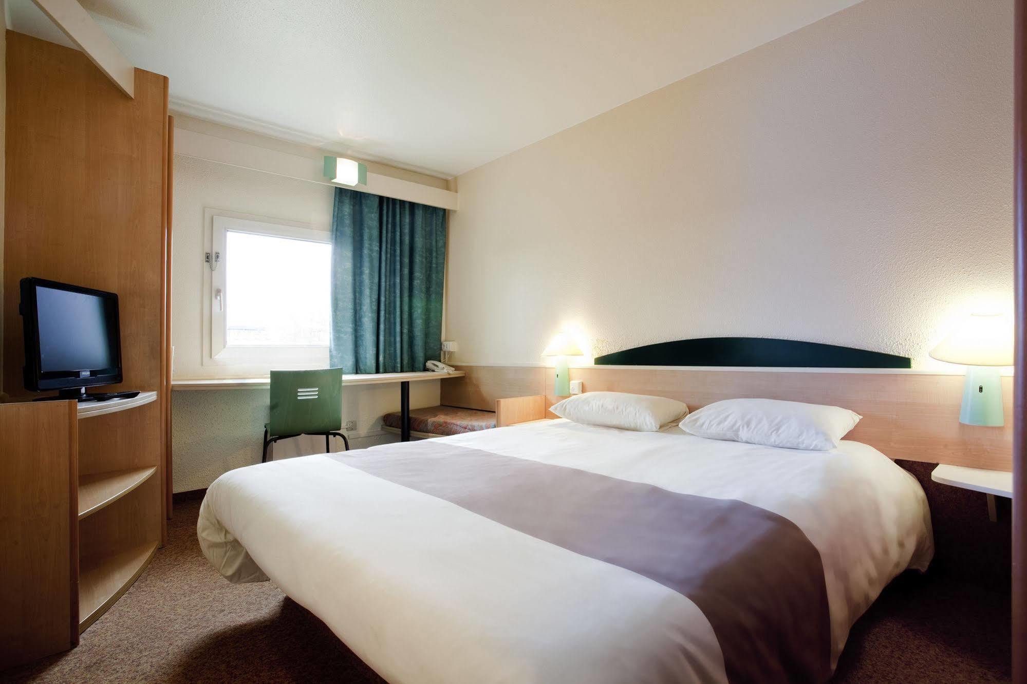 Ibis Manosque Cadarache Hotel Екстериор снимка