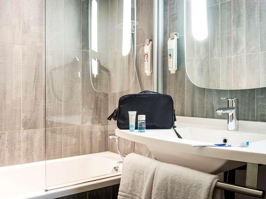 Ibis Manosque Cadarache Hotel Стая снимка